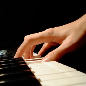 На здании детской музыкальной школы №2 заменят кровлю и отремонтируют фасад