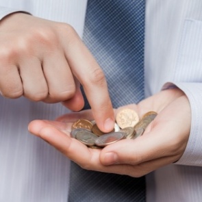 Два миллиарда депутаты направляют на зарплаты: кому и на сколько повысят