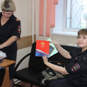Стражи порядка Ачинска присоединились к акции «Помоги пойти учиться»