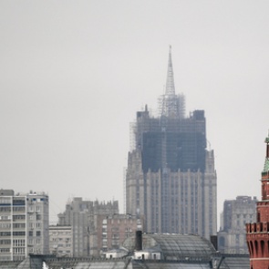 Россия пригрозила зеркальным ответом США в случае осложнения работы посольства