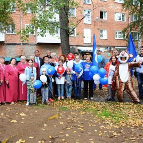 В Ачинске продолжаются праздники двора.