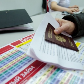 В Ачинске полицейские задержали местную жительницу, подозреваемую в мошенничестве с кредитами