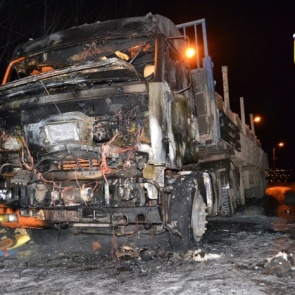 Под Ачинском из-за замыкания выгорел КамАЗ