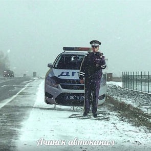 Перед въездом в Ачинск установили первого «картонного» гаишника