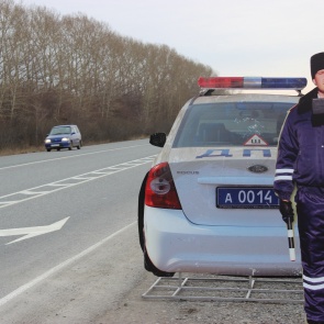 В Ачинском районе установлен муляж патрульного автомобиля инспектора ДПС