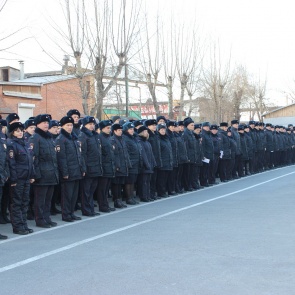 Начальник МО МВД России «Ачинский» Евгений Трофимов провел строевой смотр личного состава