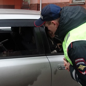 В Ачинске полицейские провели профилактический рейд по применению детских удерживающих устройств