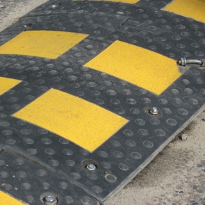 Госавтоинспекторы проверили обустройство искусственных дорожных неровностей