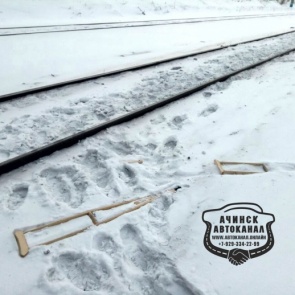 Женщина на костылях пыталась перейти дорогу и попала под поезд