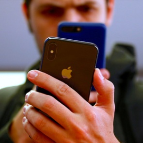 Apple предложила вернуть деньги за замену аккумуляторов медленных iPhone