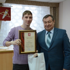 Илай Ахметов отметил успехи лучших жителей Ачинска