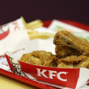 Британцы остались без курицы KFC и объявили конец света