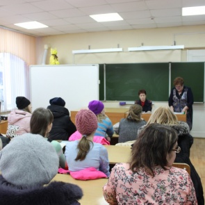 Главный детский полицейский провел общешкольное родительское собрание в одной из школ Ачинского района