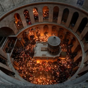 Священник раскрыл тайну Благодатного огня и разругался с коллегой