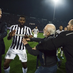 Грекам пригрозили футбольной изоляцией из-за россиянина с пистолетом