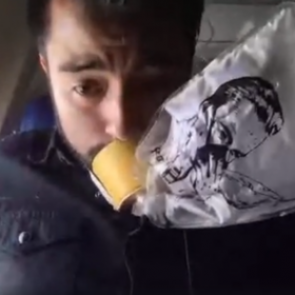 Блогер включил прямую трансляцию из терпящего бедствие самолета