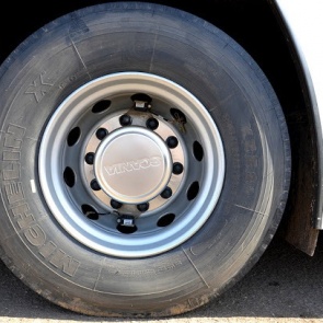 Опасный автобус с иностранцами не выпустили из Красноярского края