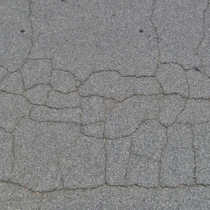 В Советском районе Красноярска мужчина зашел в чужую квартиру и упал с балкона