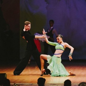 Ачинские танцоры стали лидерами международного фестиваля «Вальс Победы»