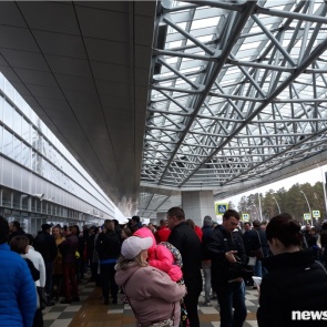 Красноярский аэропорт экстренно эвакуировали по пожарной тревоге