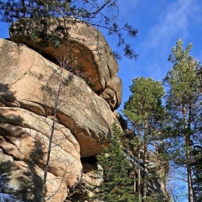 Турист упал со скалы на «Столбах» и получил серьезную травму