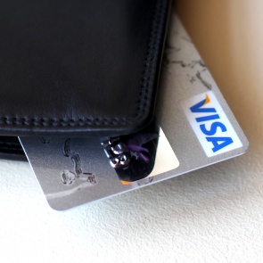 Жительница Норильска украла миллион с карты умершего мужчины