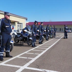 Скрытые экипажи ГИБДД выходят на раскаленные трассы на все выходные