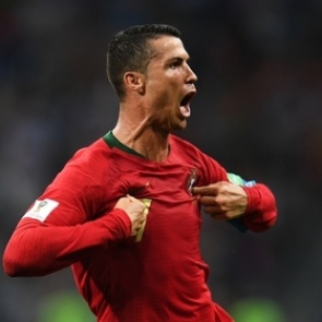 Гол Роналду со штрафного спас португальцев от поражения в матче с Испанией