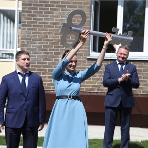 Для работников Красноярской железной дороги построили жилой дом на ул. Калинина