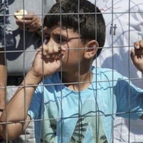 Власти США снова вернули детей родителям-нелегалам