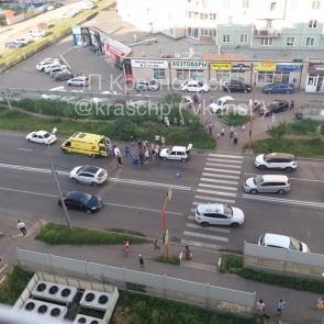 В Покровском на оживленной «зебре» в кустах сбили женщину