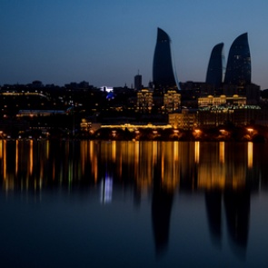 Двухмиллионный Баку погрузился во мрак из-за взрыва