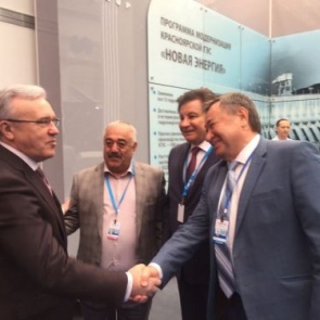 Александр Усс пожелал Главе Ачинска благополучия, особенно в делах, направленных на развитие Ачинска