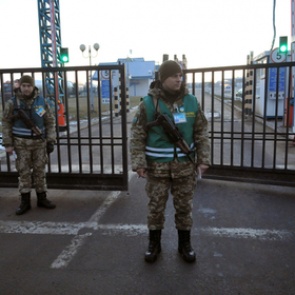 Порошенко призвал опечатать границу с Россией