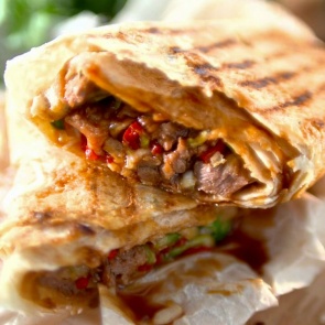 В Туве 92 человека отравились шаурмой