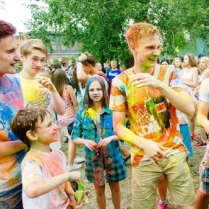 Два фестиваля в одном: в Ачинске состоится праздник красок и шаров