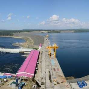 Богучанская ГЭС поддерживает на Ангаре навигационный уровень