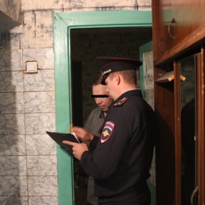 В Ачинске участковые уполномоченные полиции посетили поднадзорных лиц