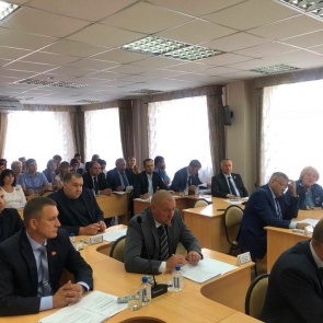 Ачинский городской Совет депутатов узаконил новую корректировку бюджета и присвоил новое наименование скверу