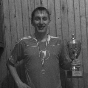 В Назарово под колёсами поезда погиб футболист Антон Гардт