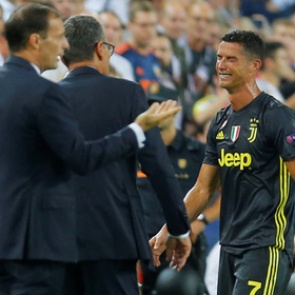 Роналду получил красную карточку и заплакал