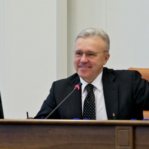 Александр Усс формально распустил правительство Красноярского края