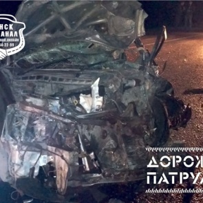 Под Ачинском на темной дороге Toyota врезалась в машину заместителя мэра