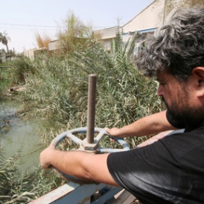 В Ираке питьевой водой отравились более 100 тысяч человек