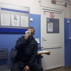 Под Красноярском неизвестные напали на депутата и плеснули ему в лицо химикатом