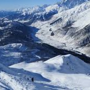 В Хакасии в метель потерялись четыре экстремала на снегоходах