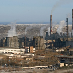 На Ачинском глиноземном комбинате началась разгрузка, но рабочие по-прежнему под риском увольнения