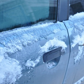 Спасатели эвакуировали с трассы замёрзших людей