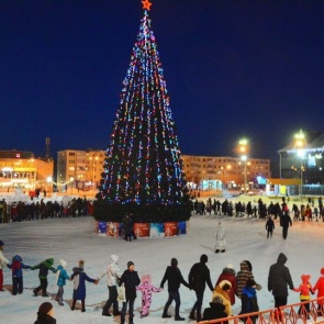 Ачинцы закружили гигантский хоровод