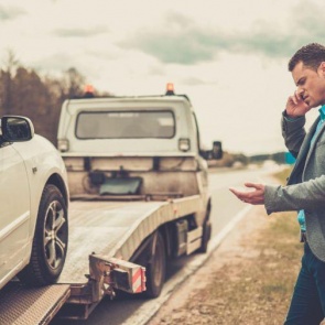Эвакуация машины при владельце: основные правила